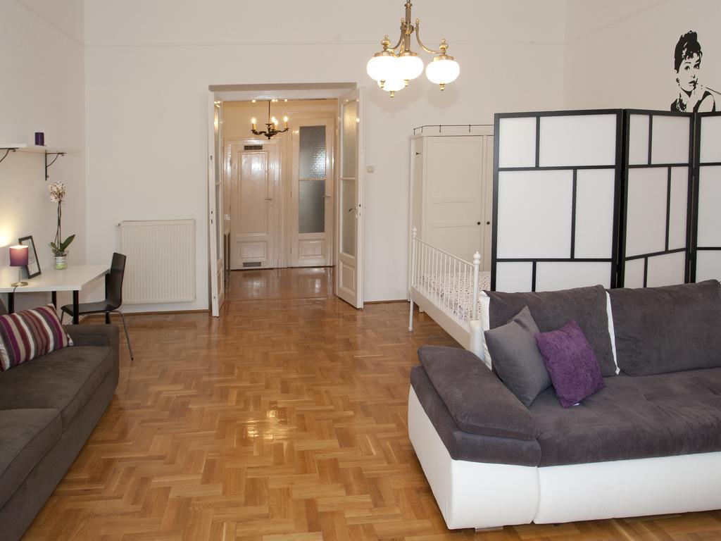 Alice Apartment, Budapest